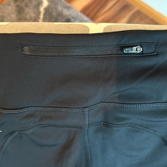 Like new Nike shorts - Picture 4 of 8